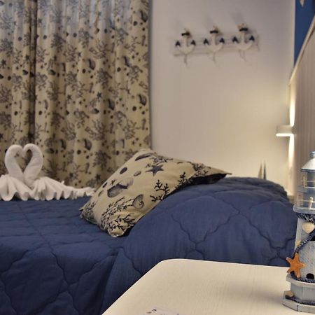B&B Marina Blu จีอาร์ดีนี นักซอส ภายนอก รูปภาพ