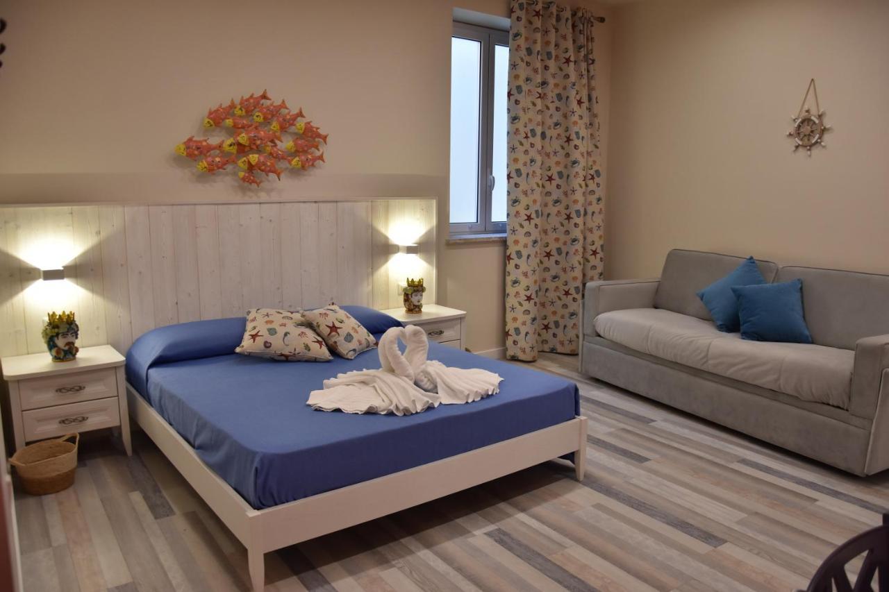 B&B Marina Blu จีอาร์ดีนี นักซอส ภายนอก รูปภาพ