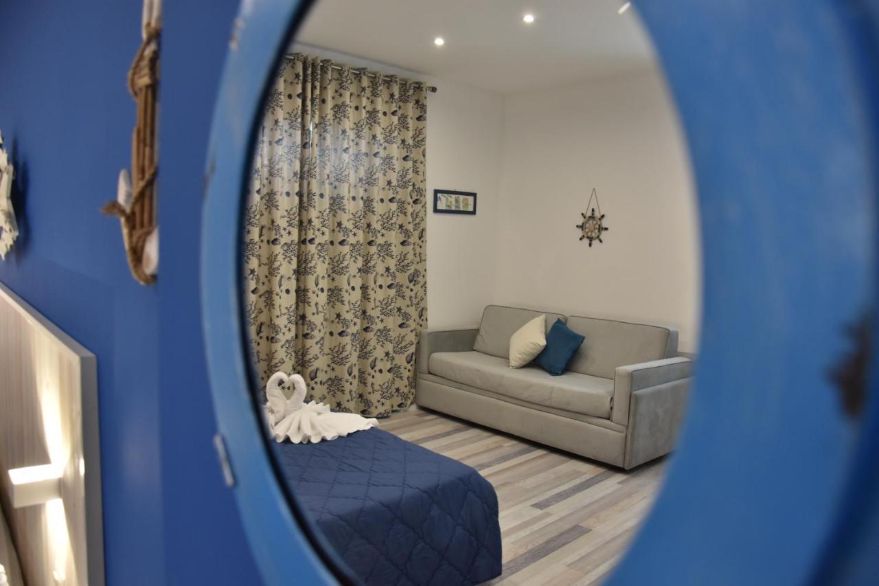 B&B Marina Blu จีอาร์ดีนี นักซอส ภายนอก รูปภาพ