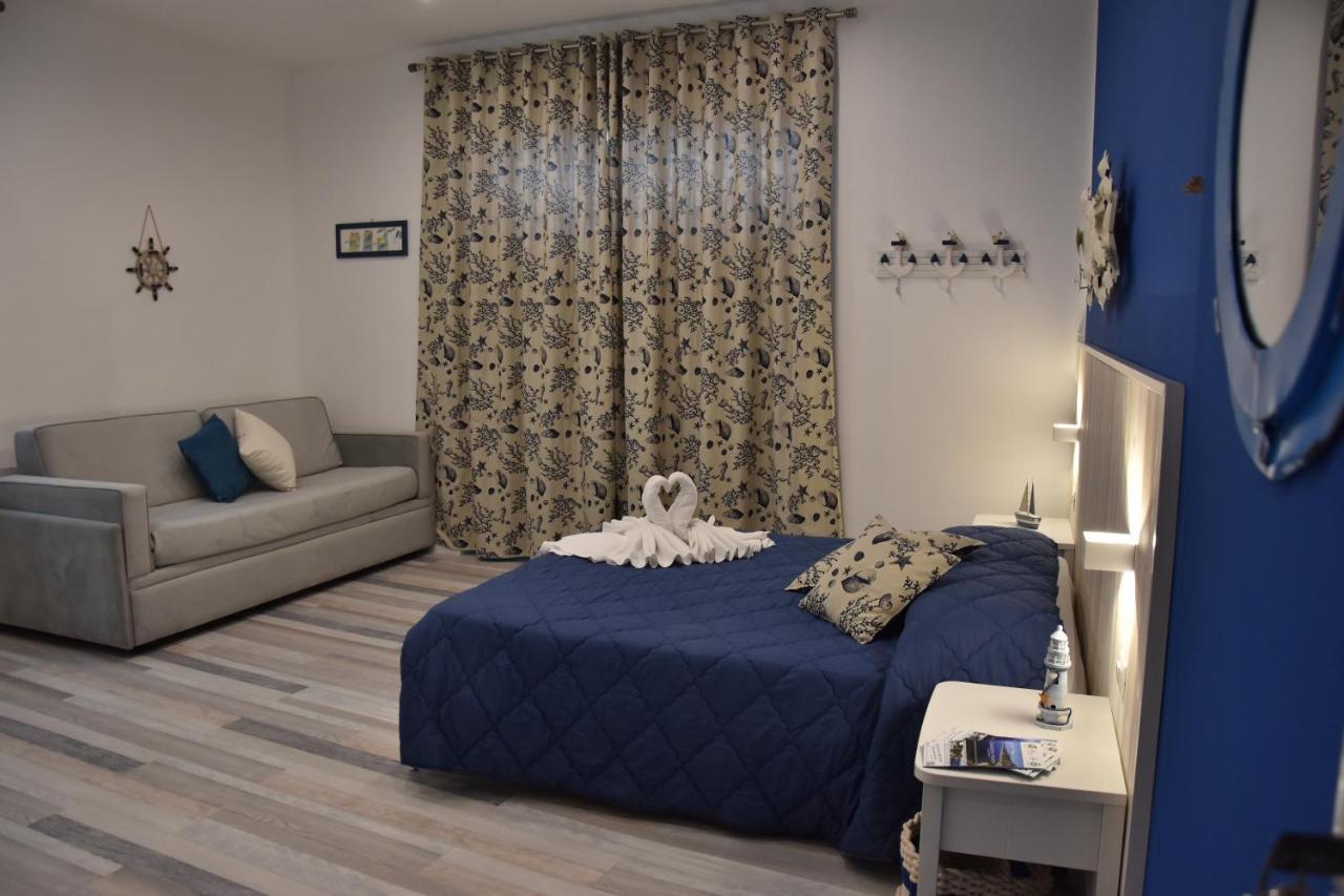 B&B Marina Blu จีอาร์ดีนี นักซอส ภายนอก รูปภาพ