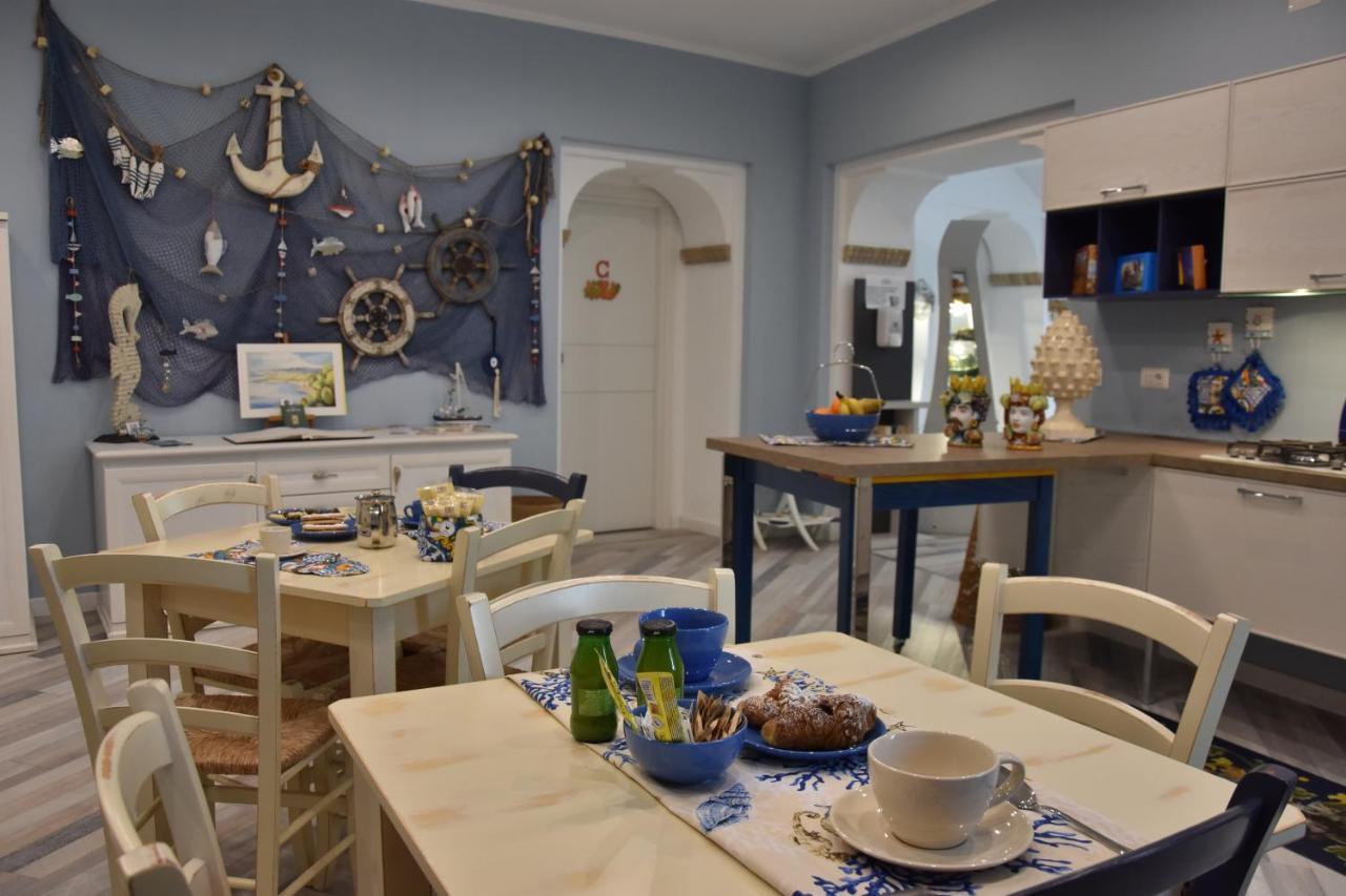 B&B Marina Blu จีอาร์ดีนี นักซอส ภายนอก รูปภาพ